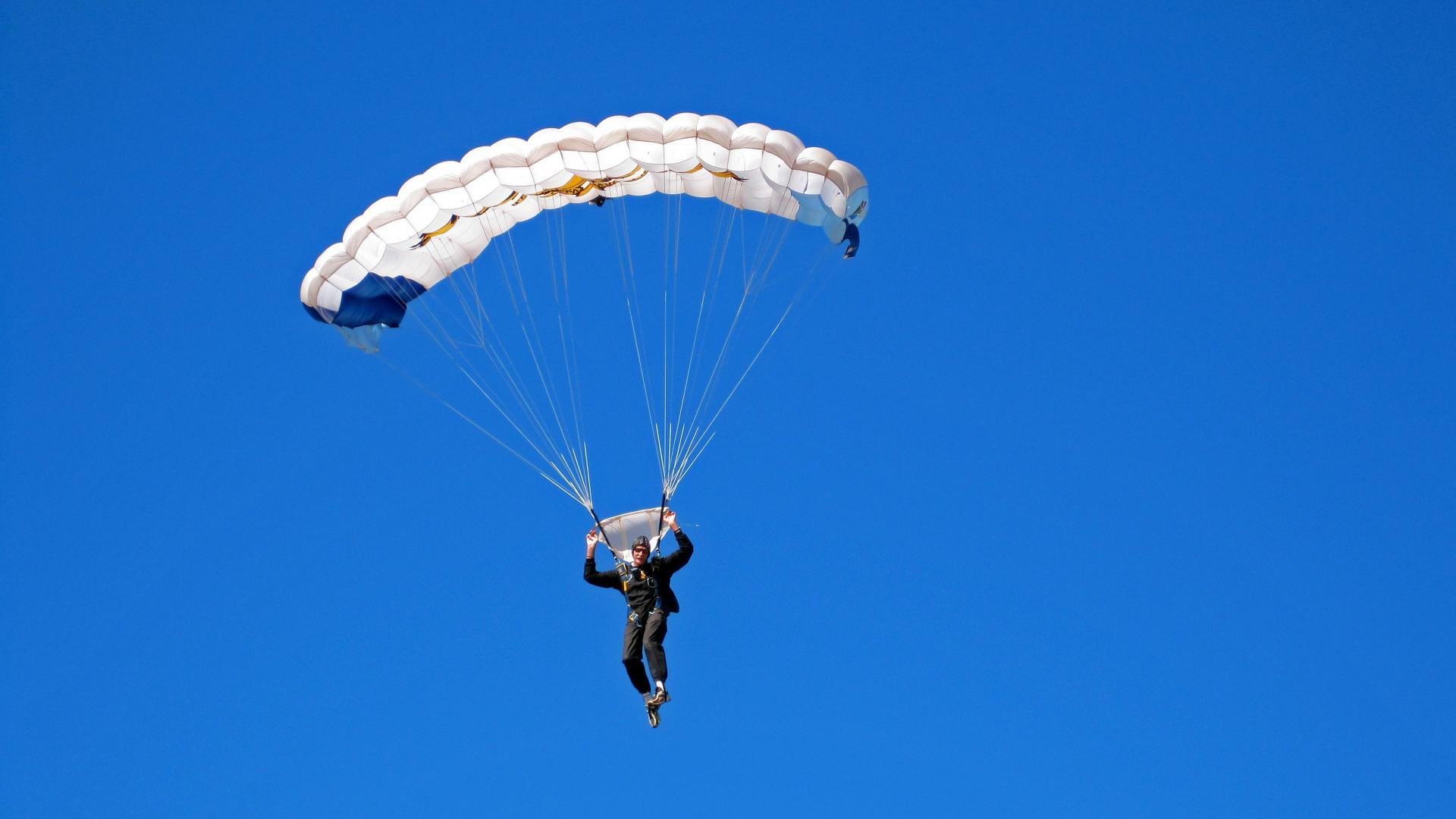 深圳队火力压制老鹰,杜兰特如何成为撕裂防线的关键先生?